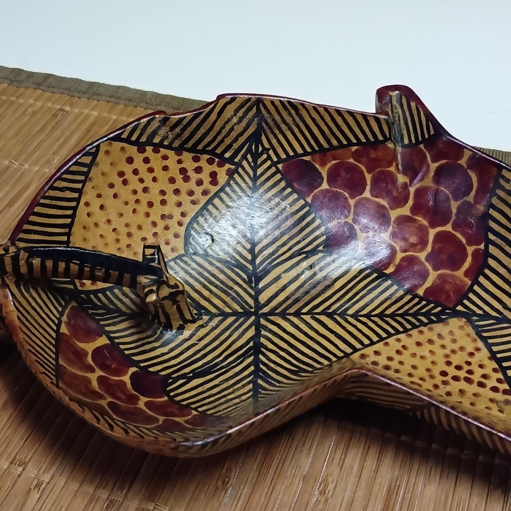 Zebra timber dish - Picture 4 of 8